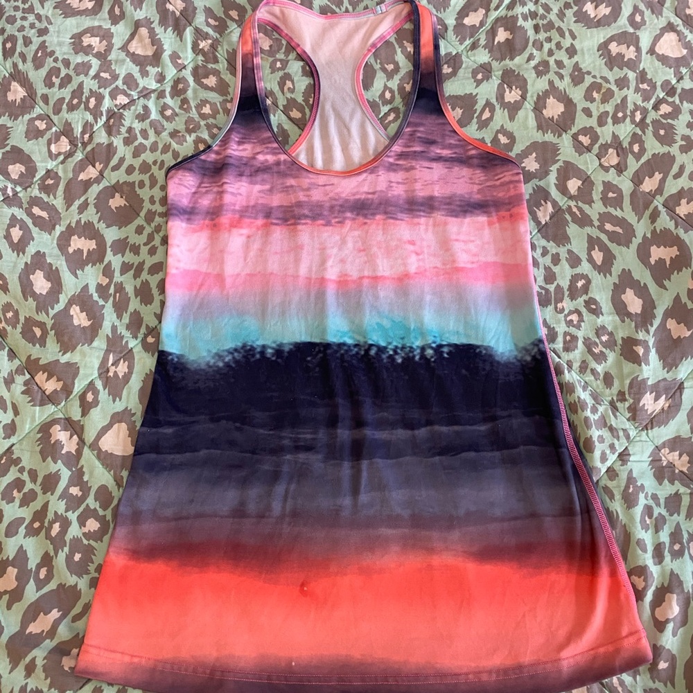 Size 8 limited edition beach scape tank
